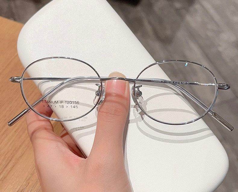Model T20156 - Ultra-Light Titanium Round Eyeglasses