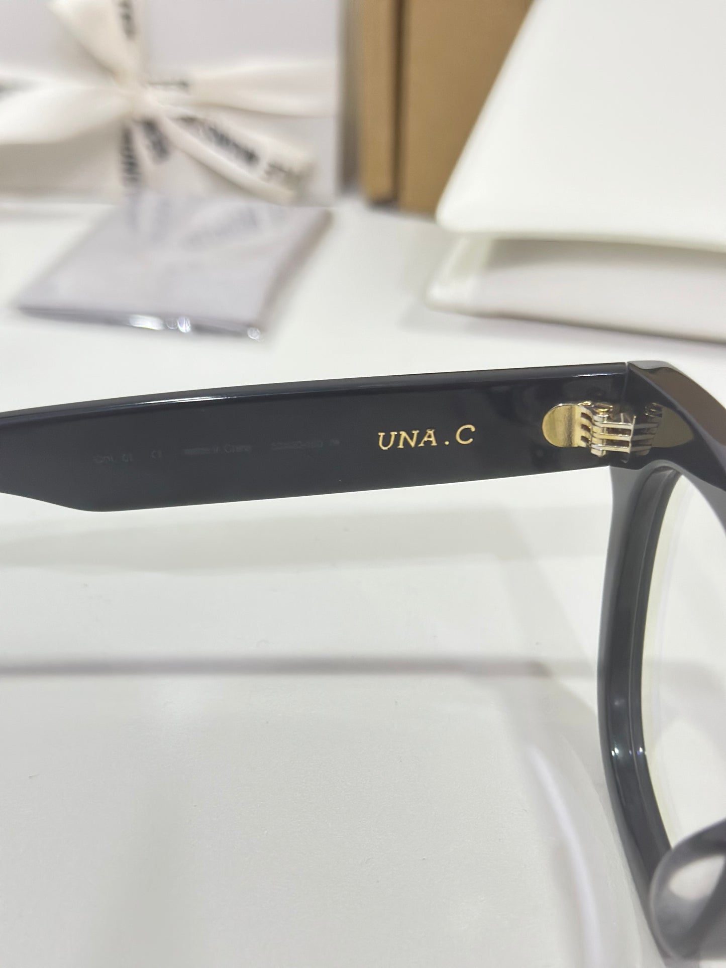 Una C 01