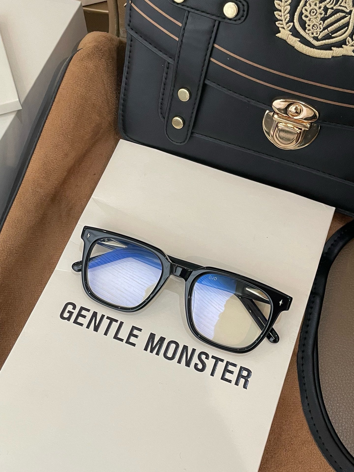 Ojo 01 – BTSGLASSES