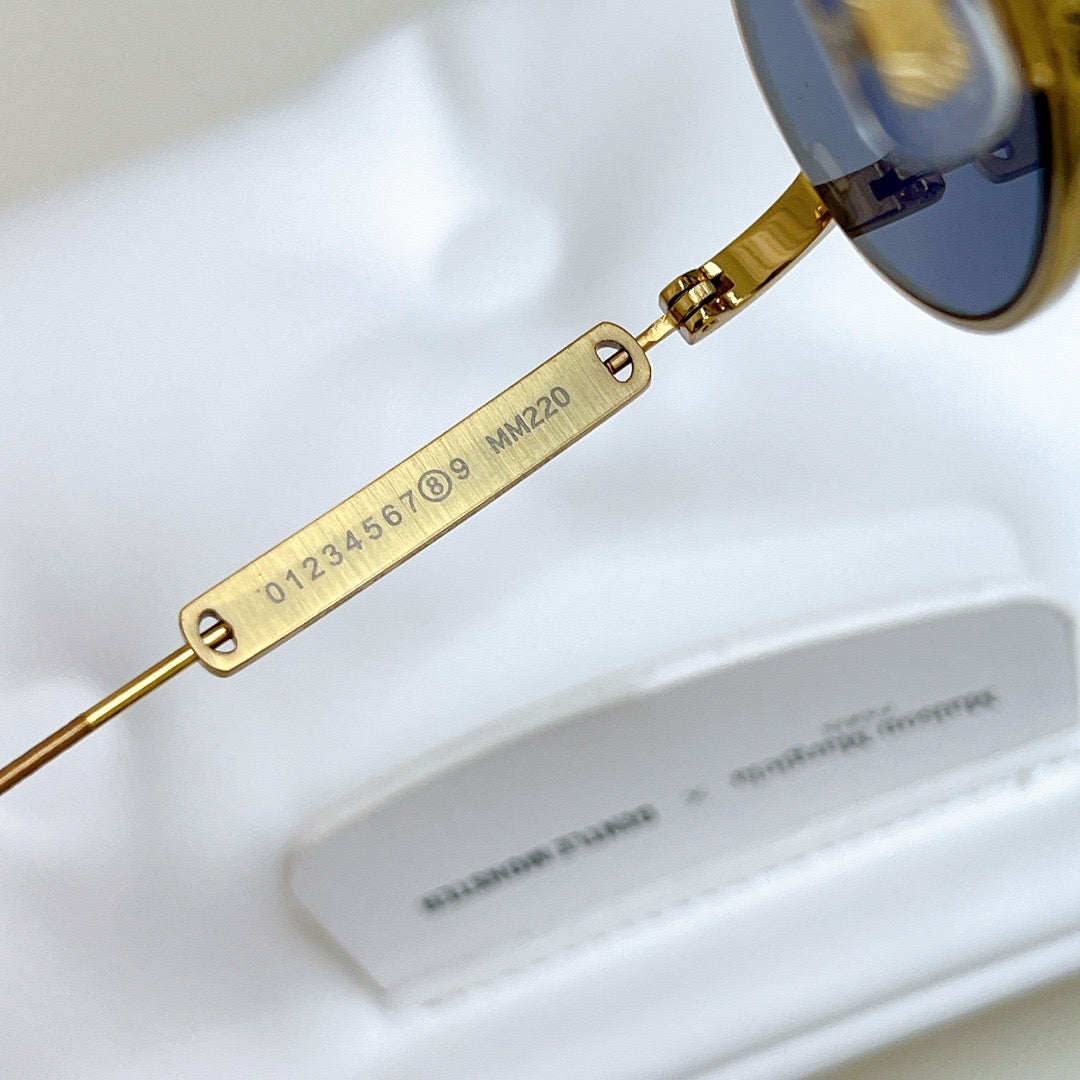 MM220 A030 (N) - Maison Margeila/ Gentle Monster Eyeglasses