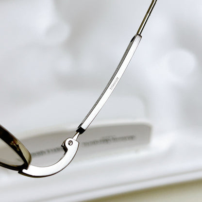 MM220 A02 - Maison Margeila
/ Gentle Monster Eyeglasses