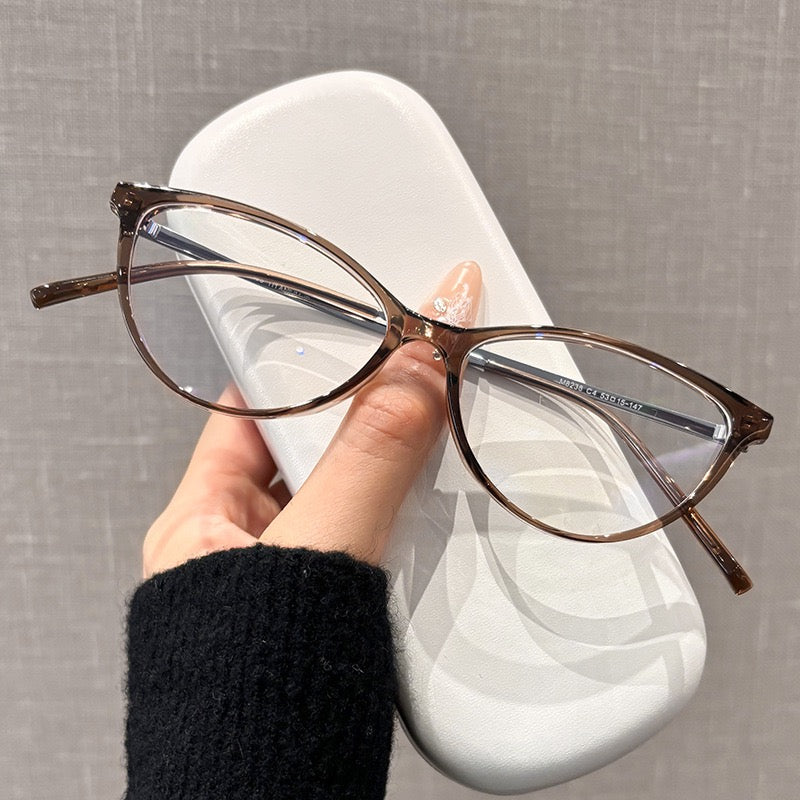 M8238Z Lightweight Cat-Eye Eyeglasses – TR & Titanium Frame
