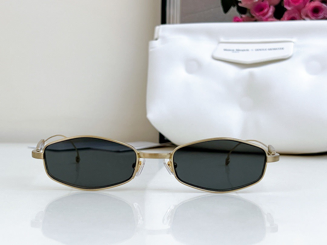 MM218 A030(G)- Maison Margeila / Gentle Monster Eyeglasses