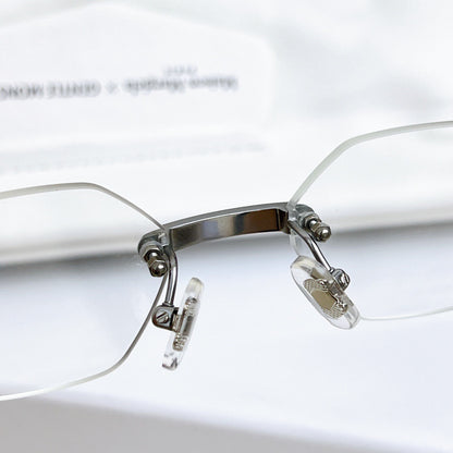 MM219 A02- Maison Margeila
/ Gentle Monster Eyeglasses