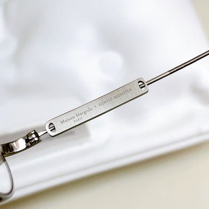 MM220 A02 - Maison Margeila
/ Gentle Monster Eyeglasses