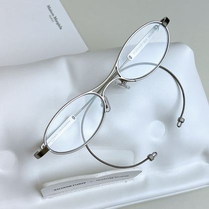 MM220 A02 - Maison Margeila
/ Gentle Monster Eyeglasses