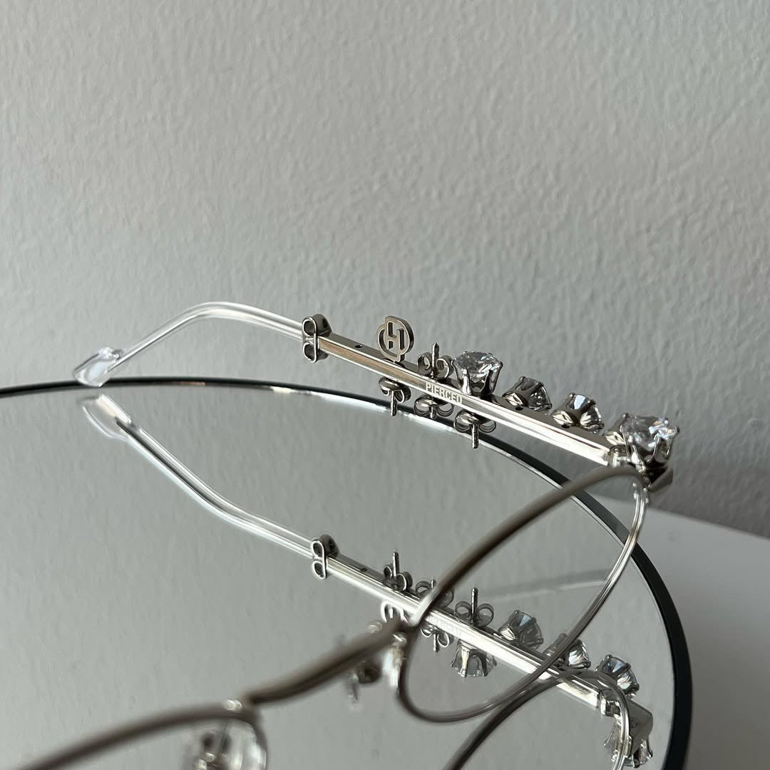 D’heygere- Pierced 02