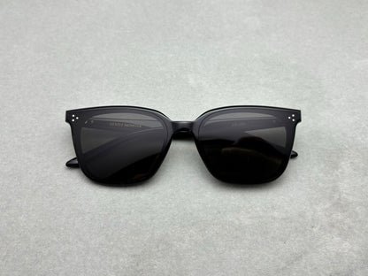 Lo Lou 01