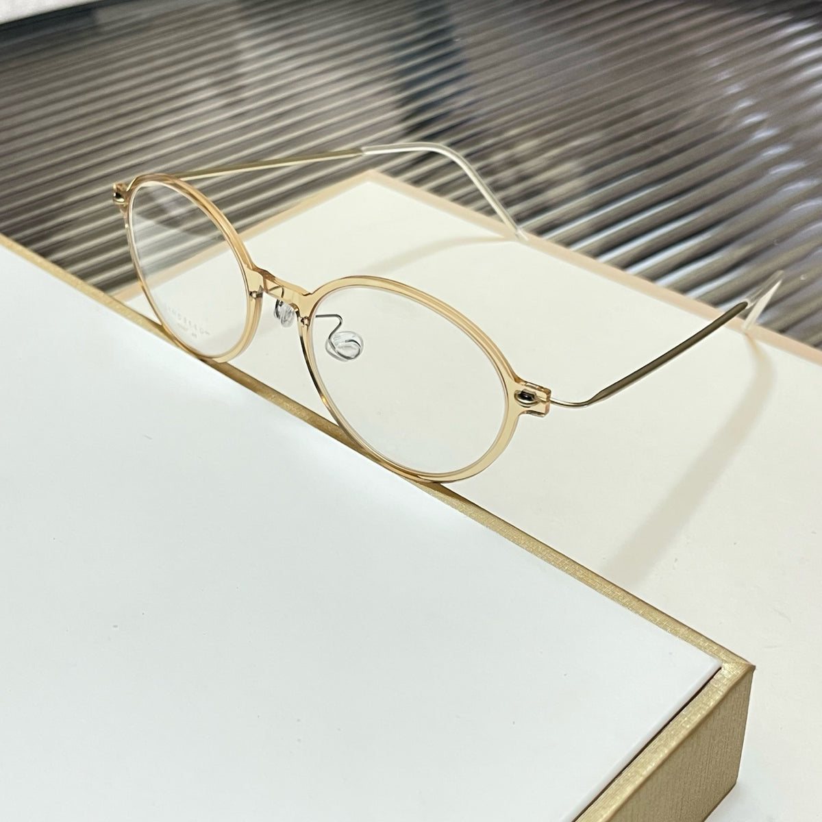 6667 Ultralight Pure Titanium Round Eyeglasses – Screwless Minimalist Frame