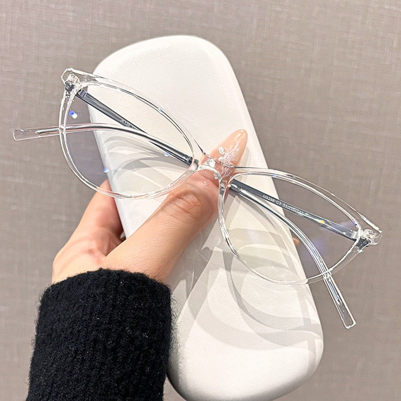 M8238Z Lightweight Cat-Eye Eyeglasses – TR & Titanium Frame