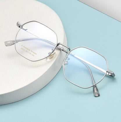 T3903 Lightweight Geometric β-Titanium Eyeglasses – 50mm