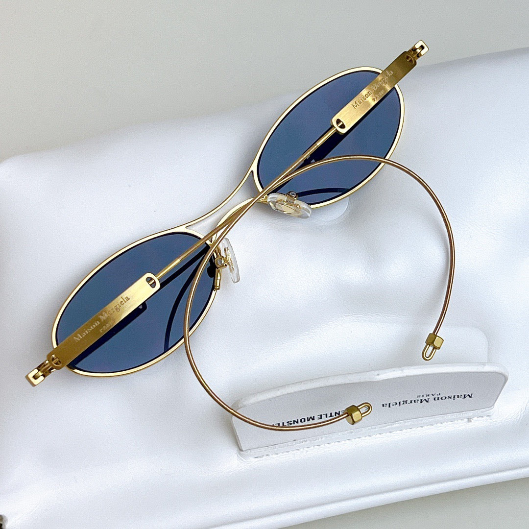 MM220 A030 (N) - Maison Margeila/ Gentle Monster Eyeglasses