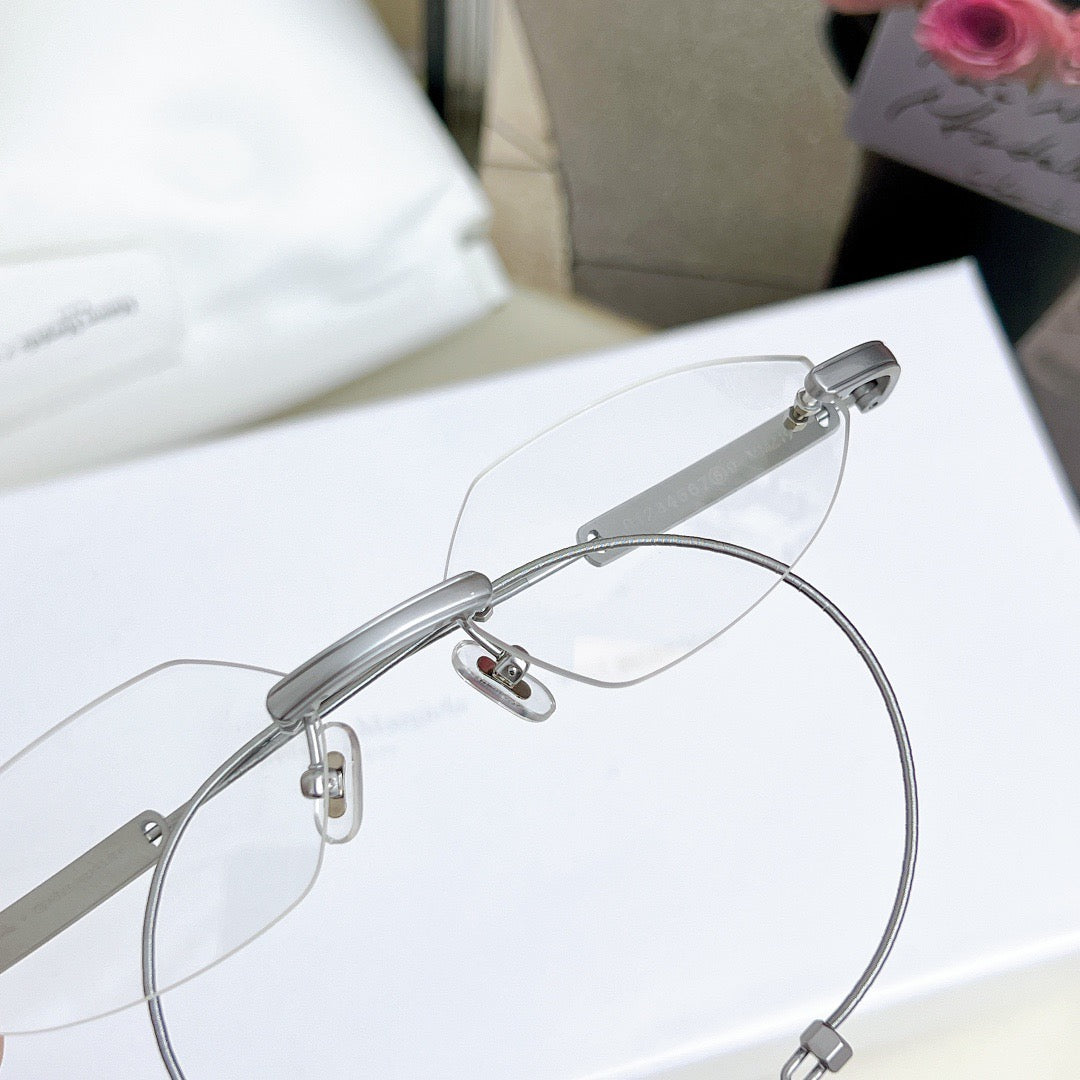 MM219 A02- Maison Margeila
/ Gentle Monster Eyeglasses
