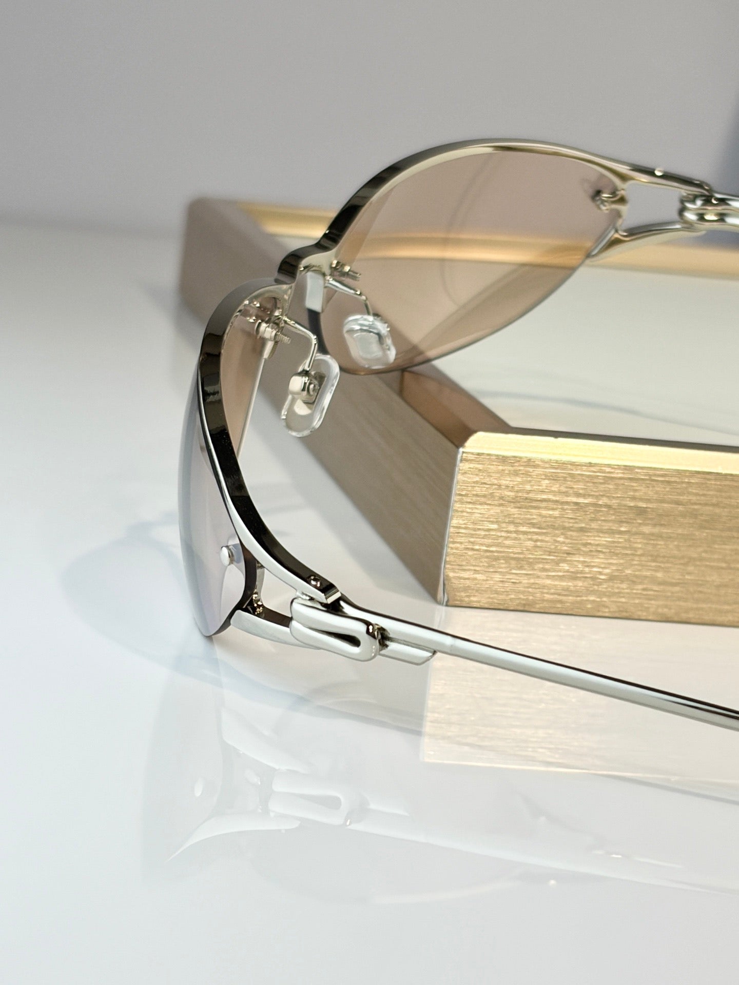 Futura 02 (BRG)