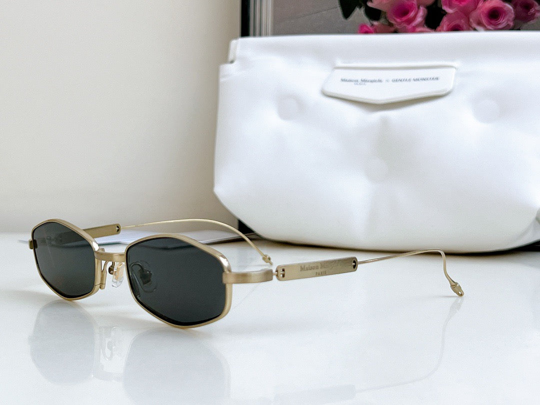 MM218 A030(G)- Maison Margeila / Gentle Monster Eyeglasses