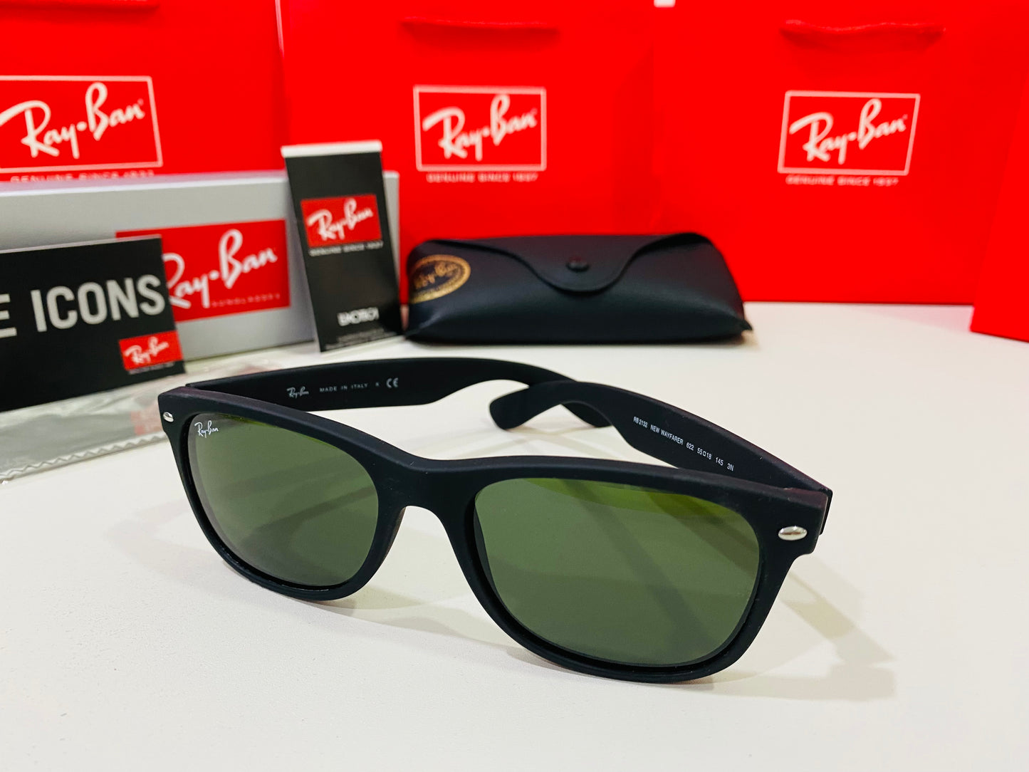 RAY-BAN New Wayfarer RB2132F 622