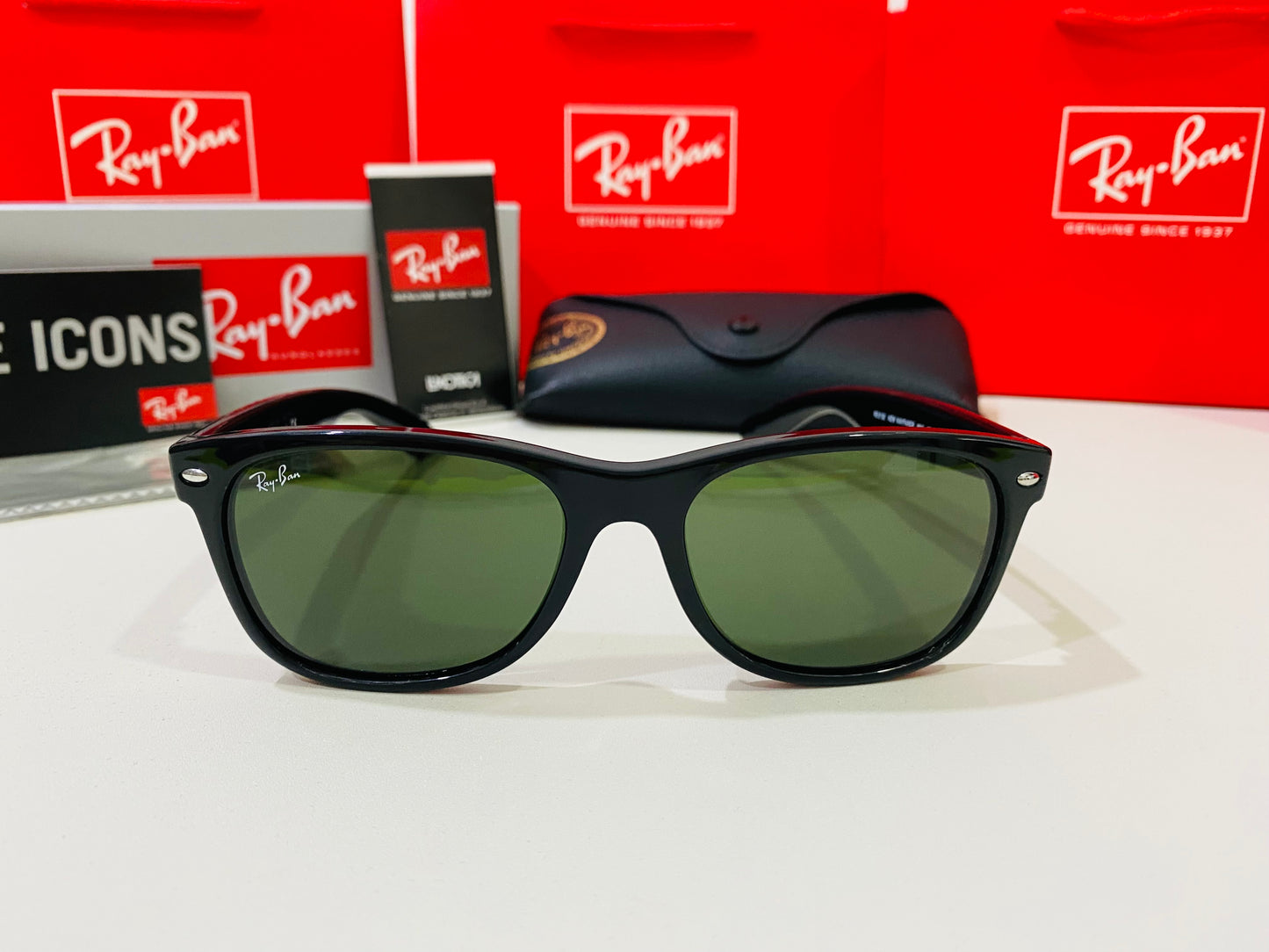 RAY-BAN New Wayfarer RB2132F 901L