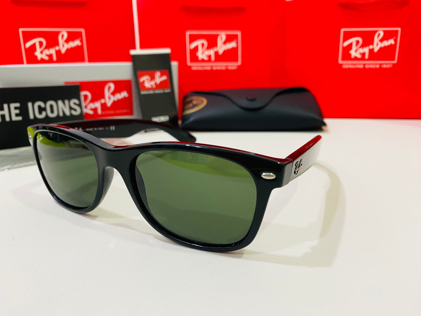 RAY-BAN New Wayfarer RB2132F 901L