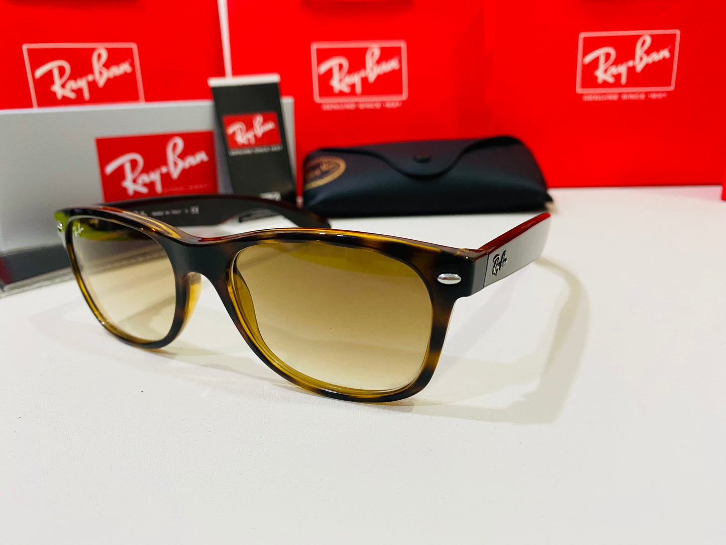 RAY-BAN RB2132 NEW WAYFARER CLASSIC 710/51