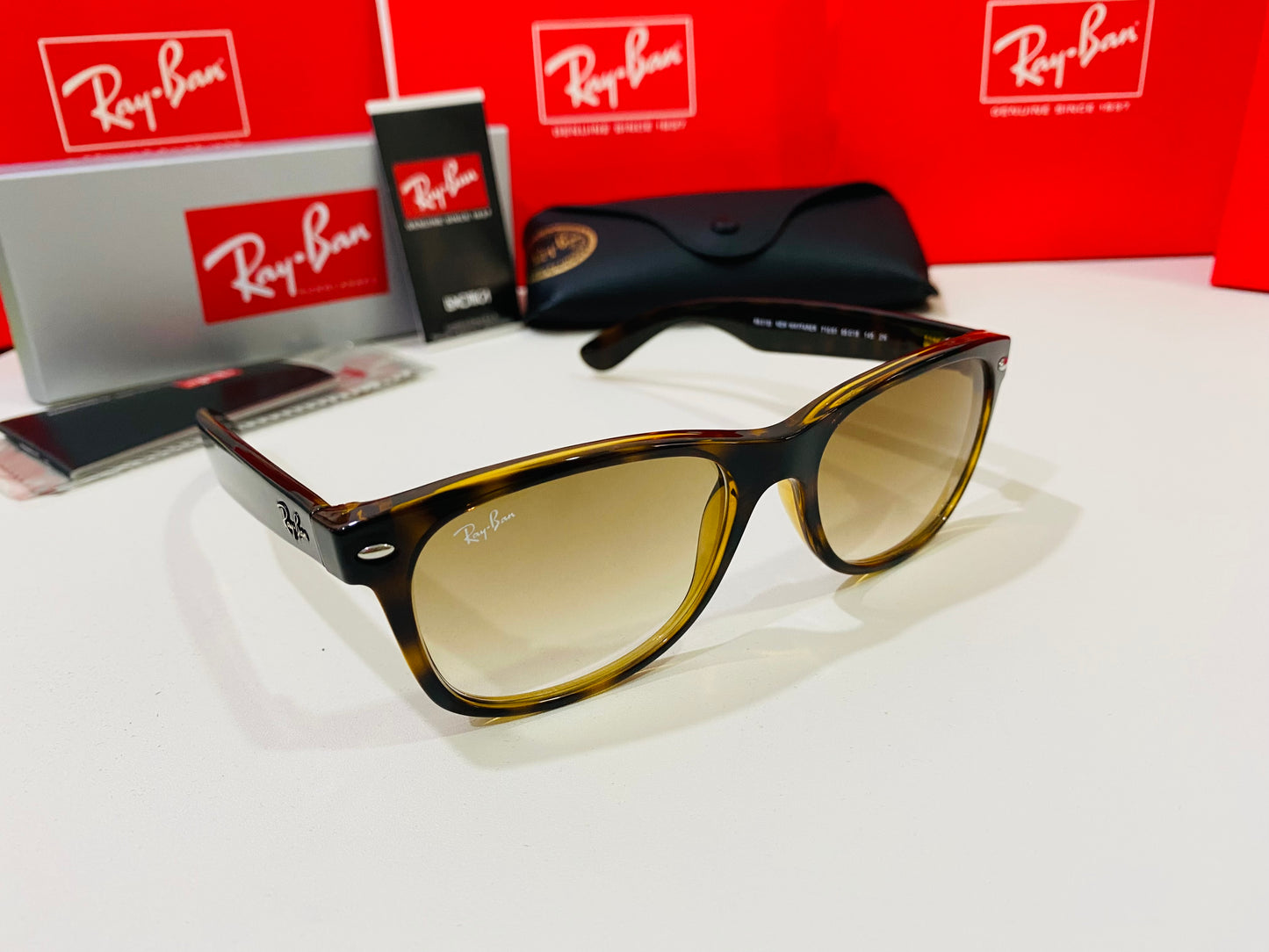 RAY-BAN RB2132 NEW WAYFARER CLASSIC 710/51