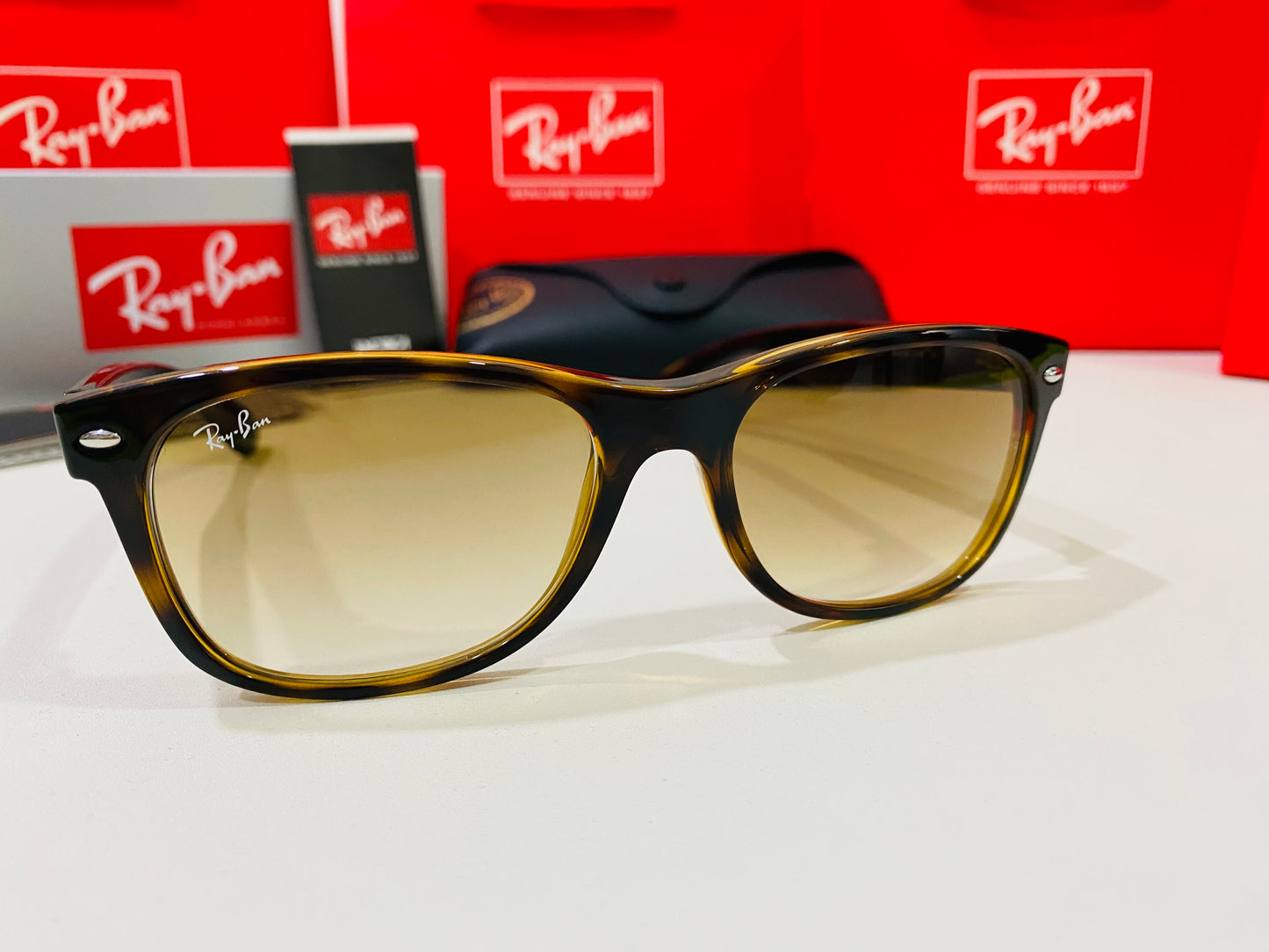 RAY-BAN RB2132 NEW WAYFARER CLASSIC 710/51