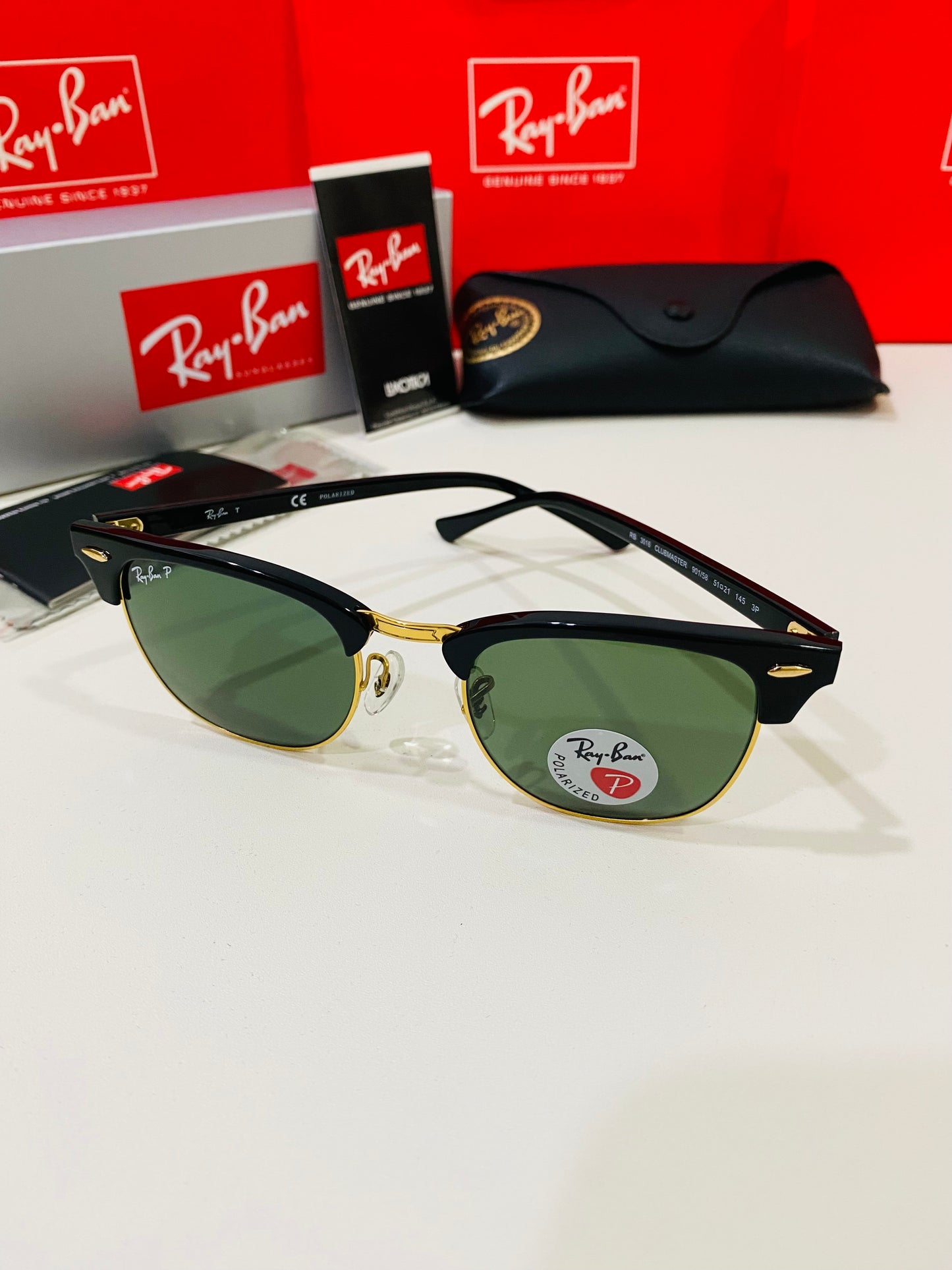 RAY-BAN RB3016 Clubmaster Polarized 901/58