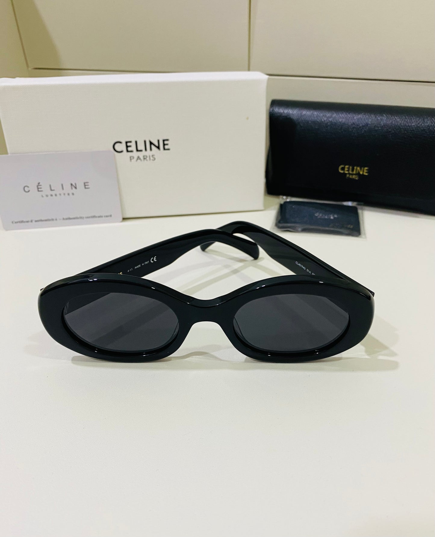 Celine Triomphe CL40194U