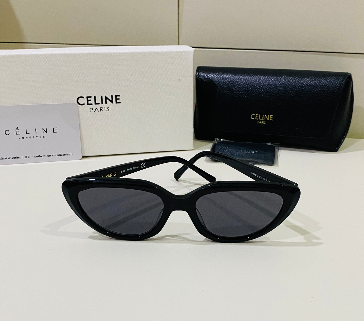 CELINE CL40220U