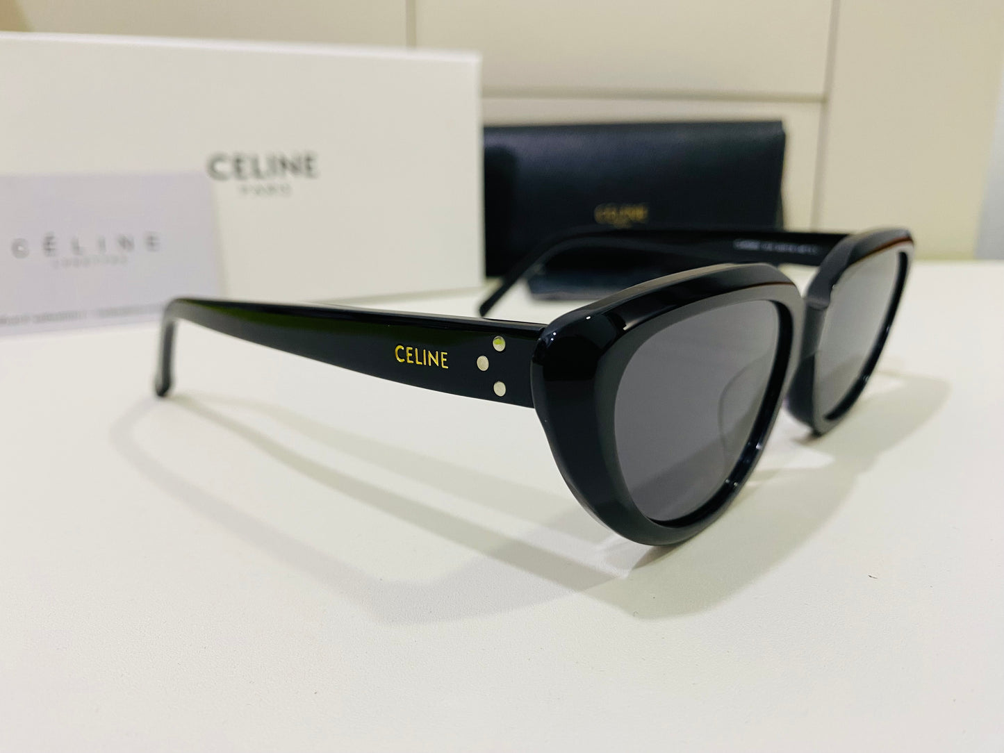 CELINE CL40220U