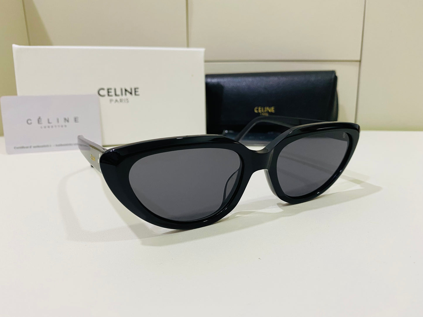 CELINE CL40220U